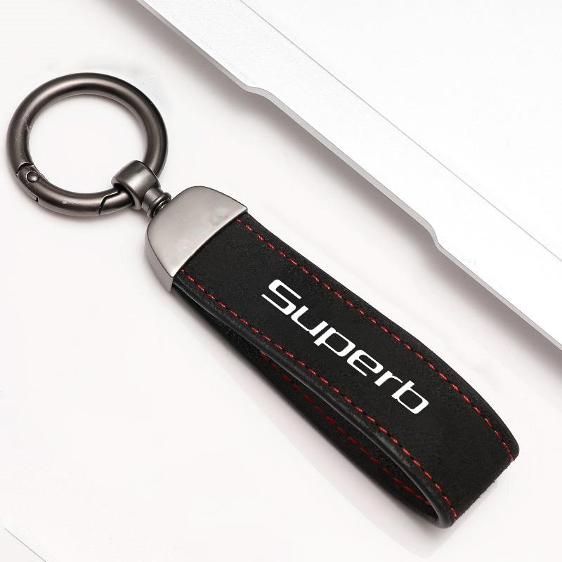 1PCS Leather Car Keychain Men Women Keyring Gift Decoration For Skoda Octavia 2 A5 A7 Superb Rapid Yeti Kodiaq Fabia A7 2022 xkbf53