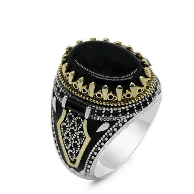 Classic Gold Color Metal Men's Ring with Inlaid Black Stone, Punk Style, Suitable for Engagement, Wedding, Luxury Jewelry