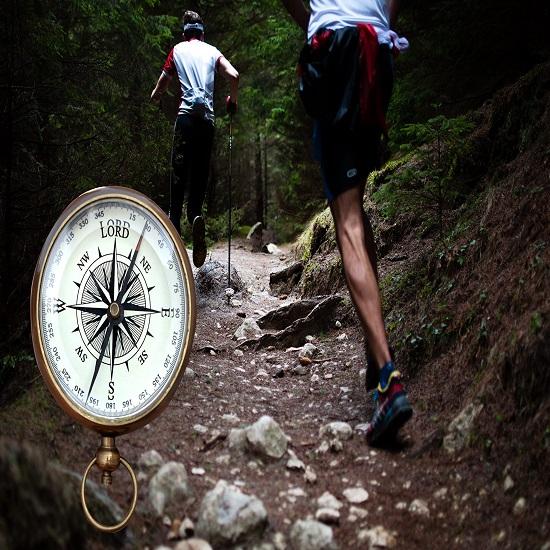 Будь сильным и мужественным Латунный компас с деревянным молитвенным компасом Религиозный подарок для мужчин женщин Причастие для мальчиков Подарок