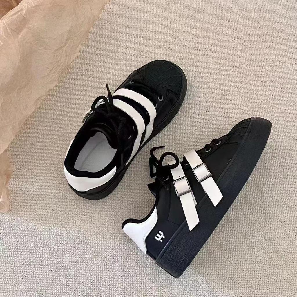 Spring New Belt Buckle Design Sense Versatile Retro Niche High Street Black Shell Dirty Board Shoes