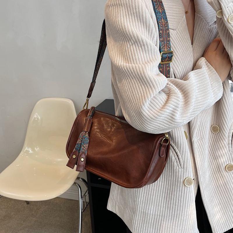 Vintage Shoulder Bag For Women PU Leather Pillow Bag Luxury Style Crossbody Bag Lady Messenger Bag Ladies Tote Purse CLE