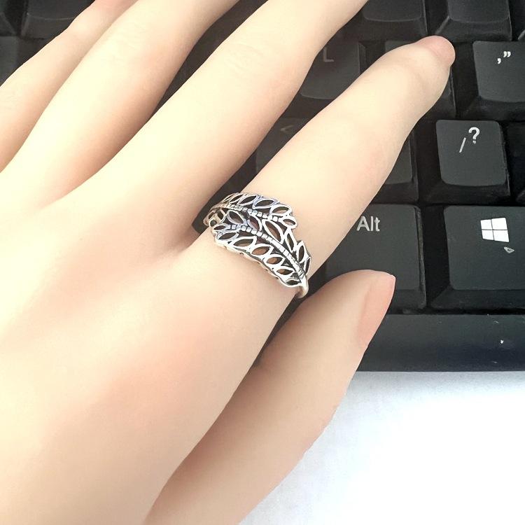 Hollow Vine Leaf Ring for Women Ins Cool Street Punk Style Fashion Trendy Twist Braided Open Index Finger Ring