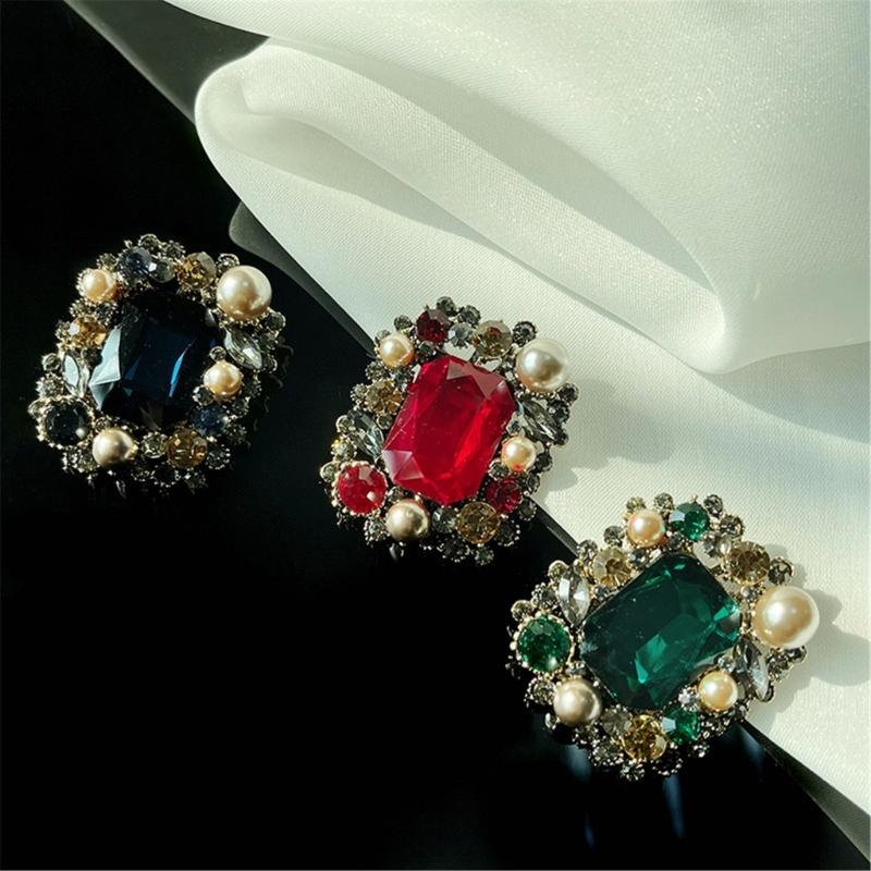 Elegant Clothing Fastener Fashion Accessory Clothing Jewelry Vintage Brooch Crystal Lapel Pin Gift for Woman Girls