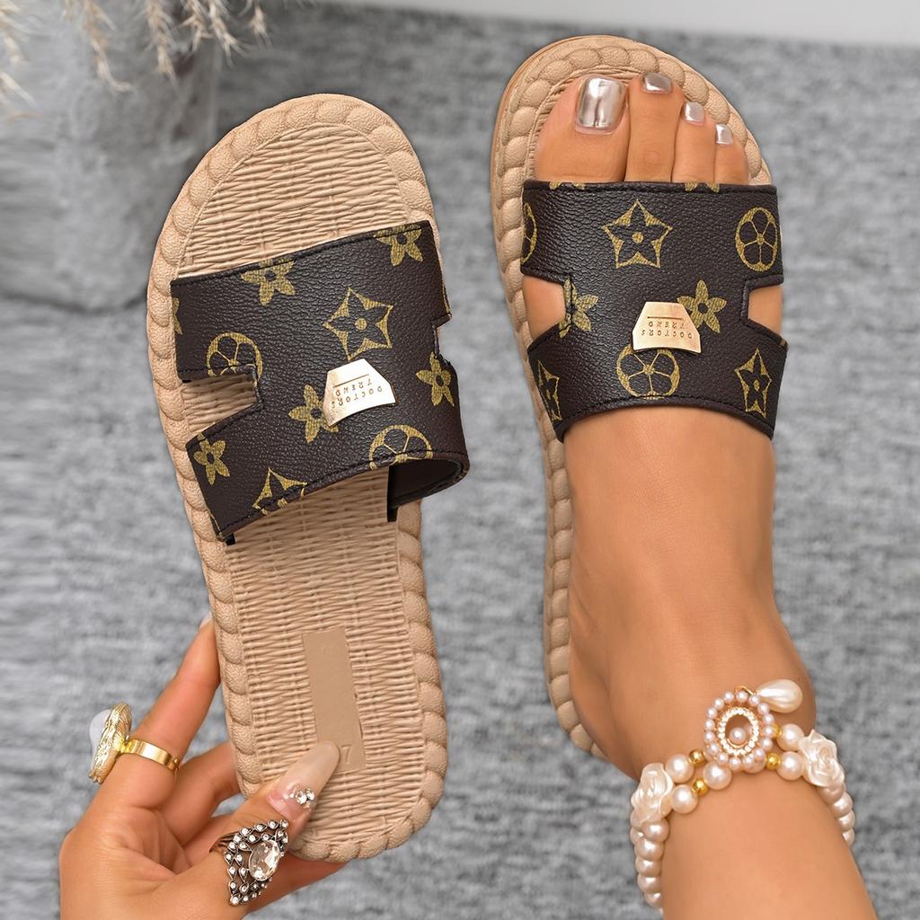 Slippers women's summer outer wear 2025 new fashion flat-bottomed sandals tide one-word beach sandals foreign trade