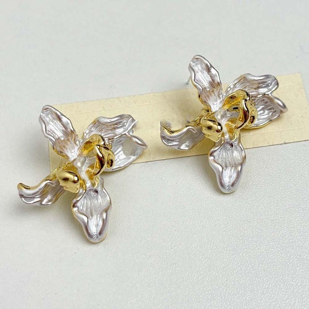 1 pair Luxury Golden and Silver Earrings Temperament Metal Flower Ear Studs Party