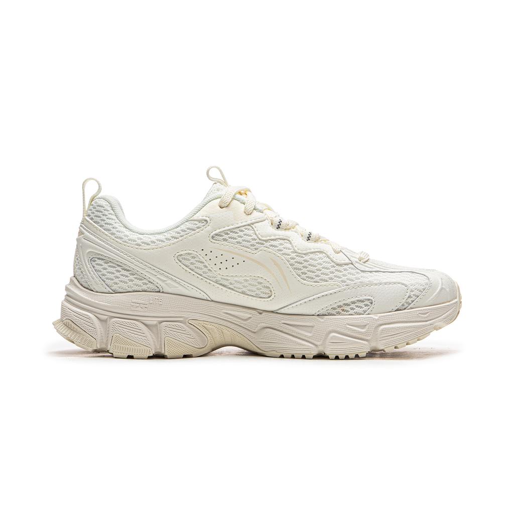 Li Ning Carefree V3 Амортизирующие износостойкие дышащие низкие беговые кроссовки женские цвет слоновой кости ARXW024-1