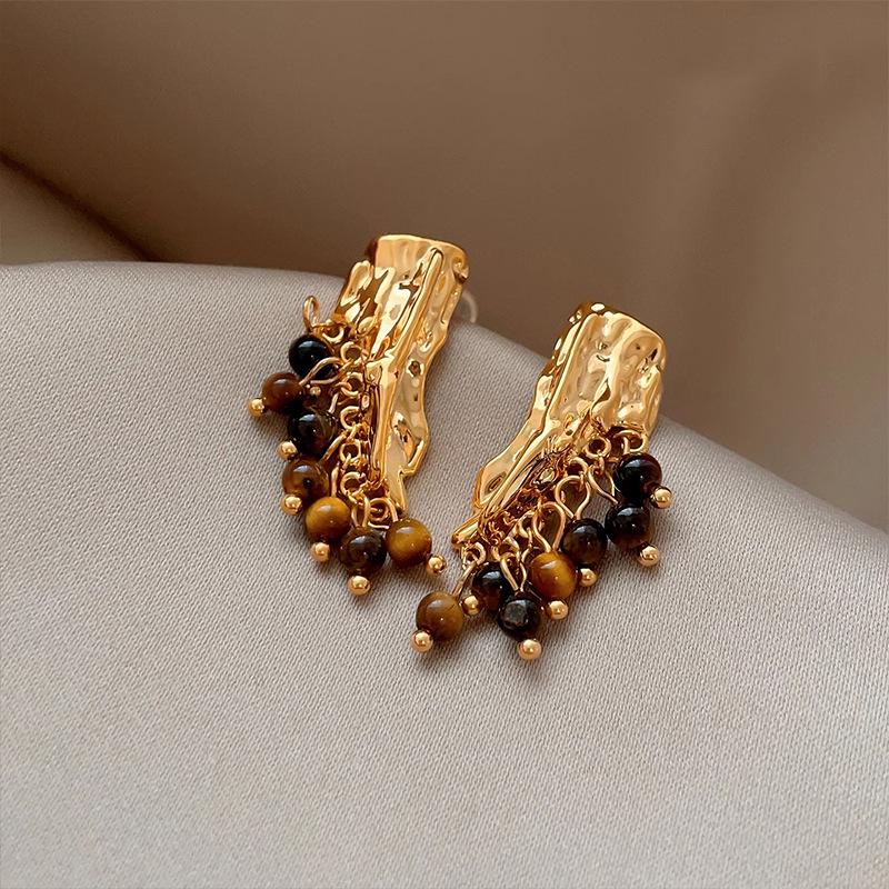 Серьги с кисточками из смолы "Серебряная игла": Стильный, Универсальный, Премиум.