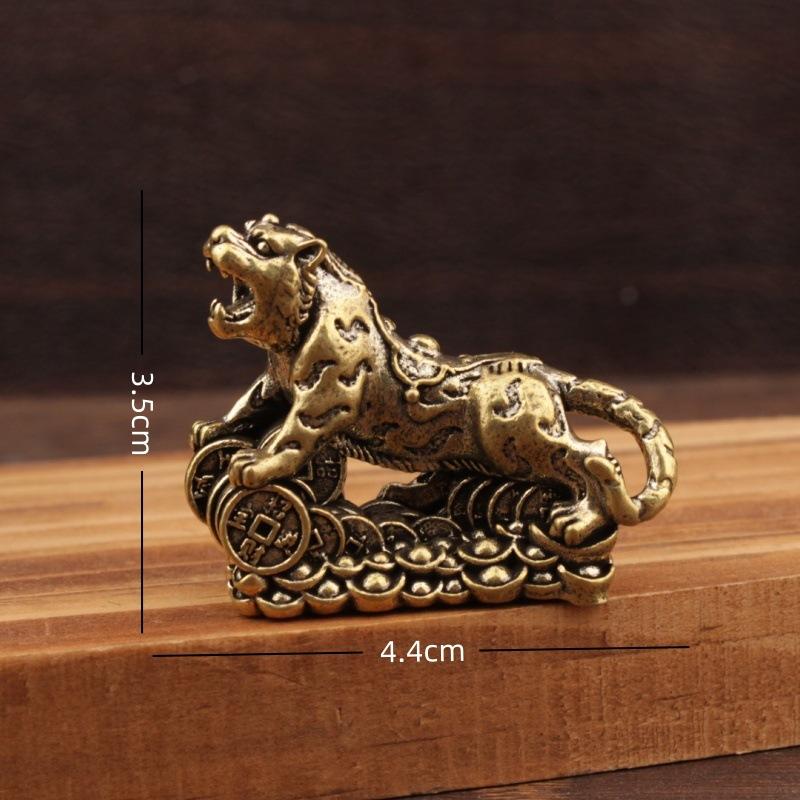 Античная медь Китайский тигр Миниатюрные фигурки Орнаменты Латунь Счастливые Настольные украшения