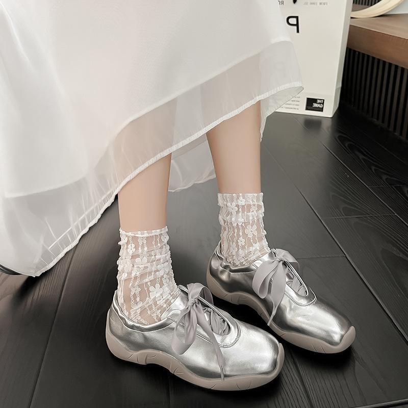 Весенние балетки женские кроссовки на мягкой подошве серебристые туфли