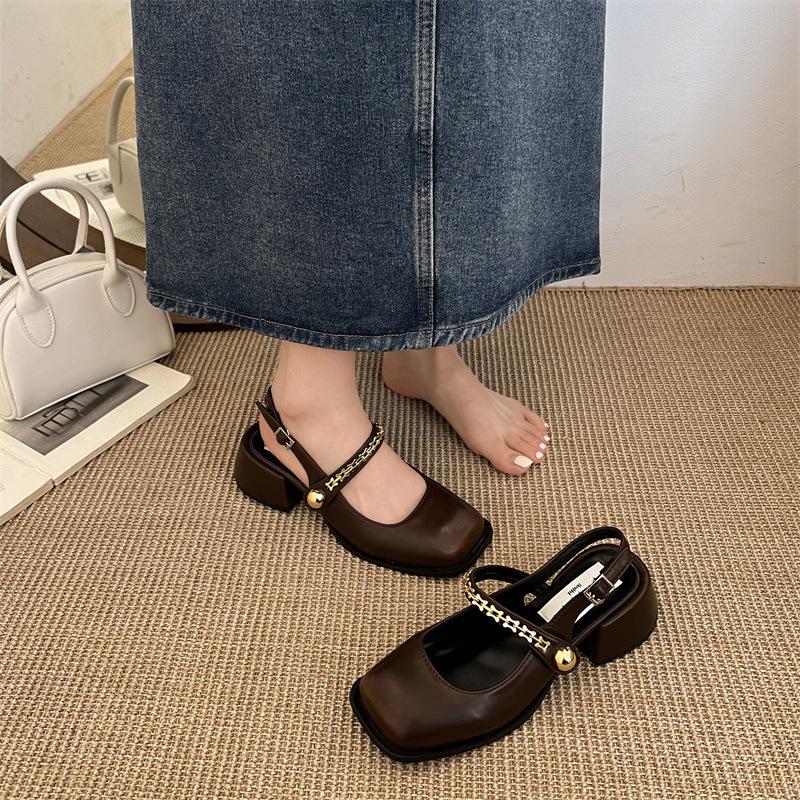 Туфли Мэри Джейн в стиле ретро на толстом квадратном каблуке для девочек 2025 года, новые весенне-летние популярные универсальные босоножки в стиле феи с капюшоном