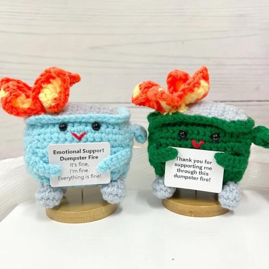 2 шт. крючком мусорный контейнер с пламенем и основанием, позитивная открытка, эмоциональная поддержка, ручная работа, вязание, мусорный бак, кукла, игрушка, украшение