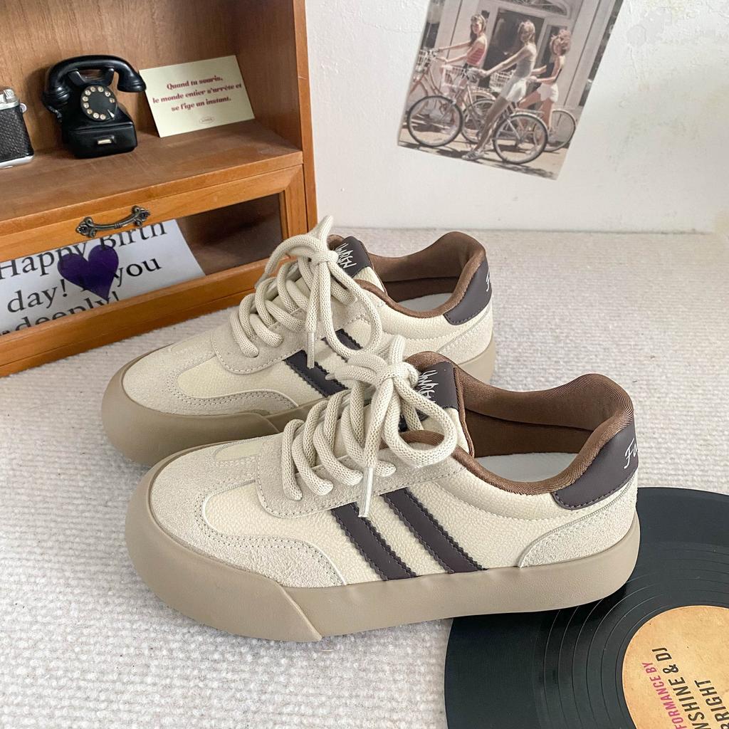 H1381 латексная стелька толстая подошва туфли женская обувь немецкие тренировочные туфли маленькие белые туфли 2024 новый осенний взрывной дизайн