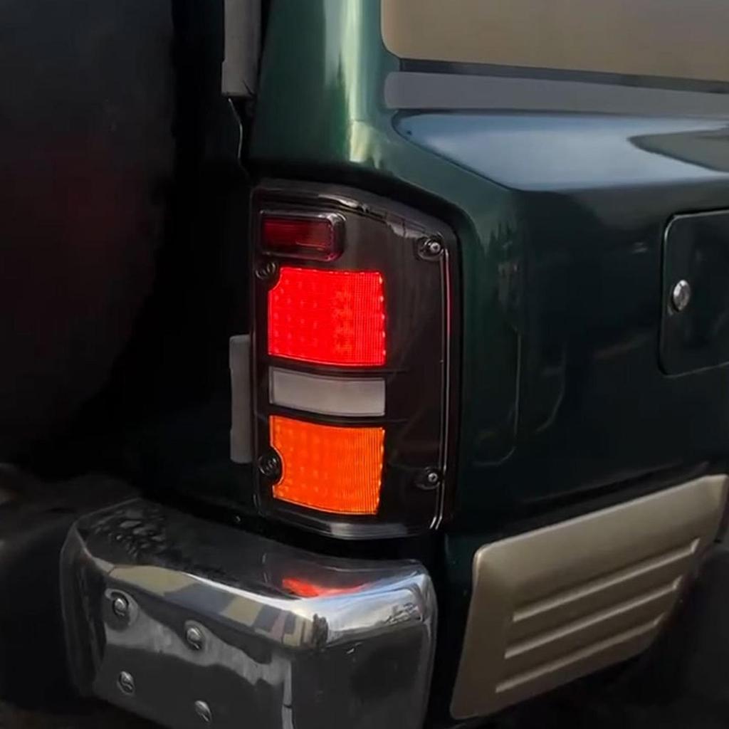 Светодиодный задний фонарь в сборе с указателем поворота и стоп-сигналом для PATROL Y60 1987-1997