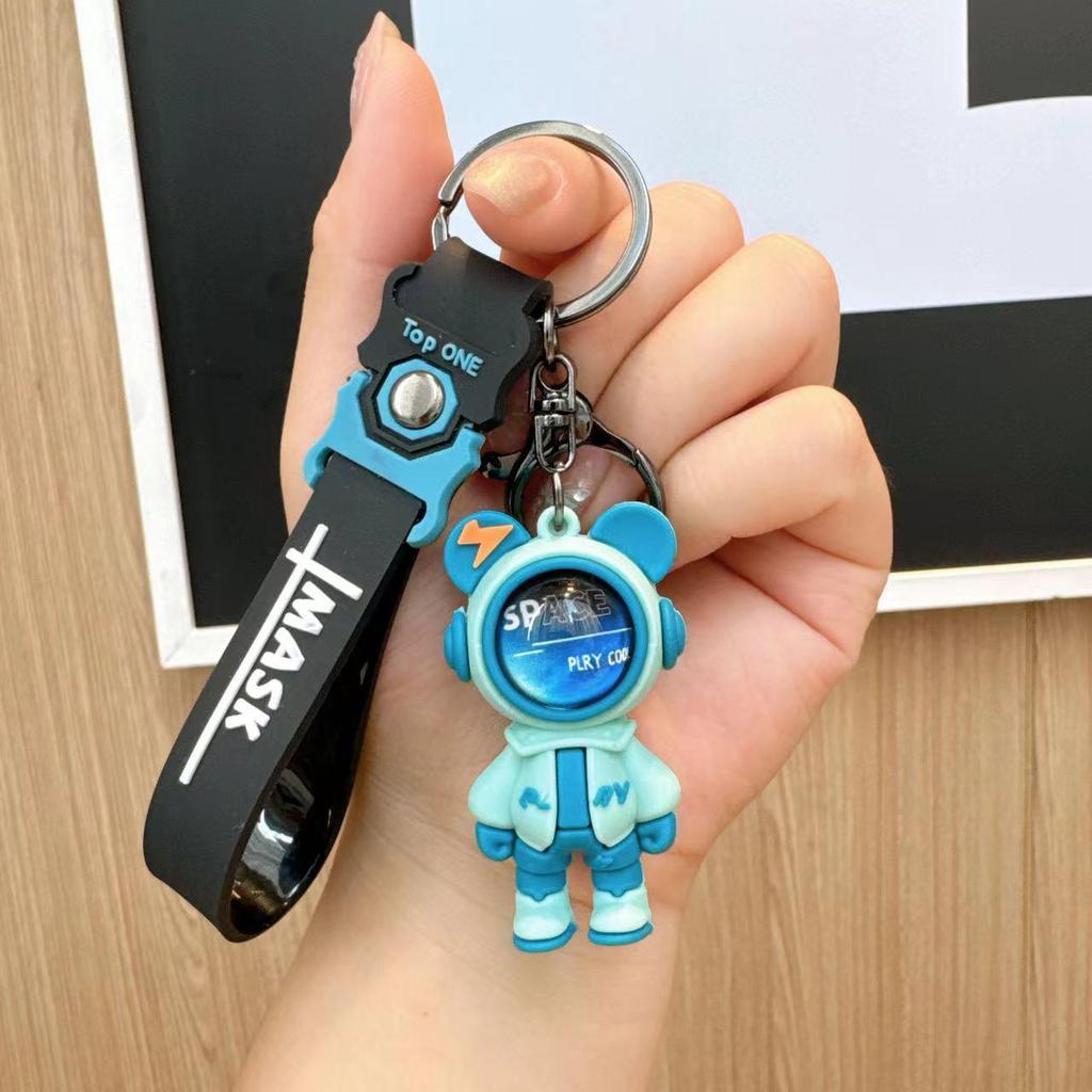 Брелок с изображением медведя-космонавта: Милый автомобильный аксессуар и подвеска для школьного ранца