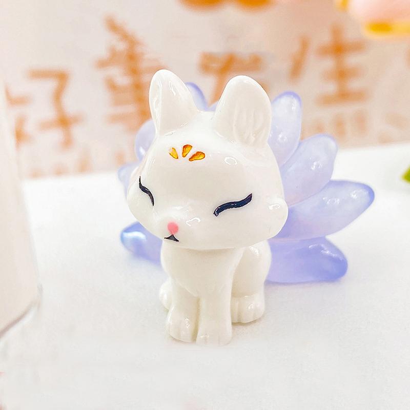 1 шт. Милая мини-люминесцентная смоляная девятихвостая лиса, украшение, светящаяся в темноте, миниатюрные фигурки, лиса, микропейзаж, кукольный домик, декор
