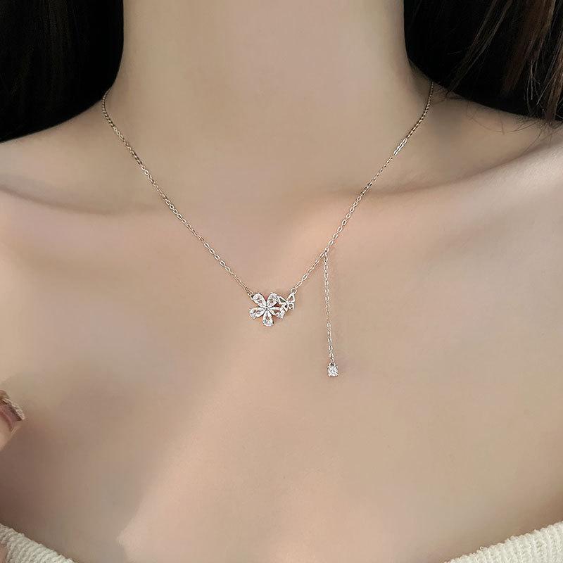 Украшенное ожерелье в виде цветка бабочки, легкое, роскошное, простое, маленькое, свежее, в стиле Ins, дизайн, новогодний стиль