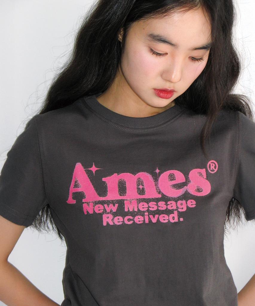 AMES-WORLDWIDE Укороченная футболка с круглым подолом Угольный