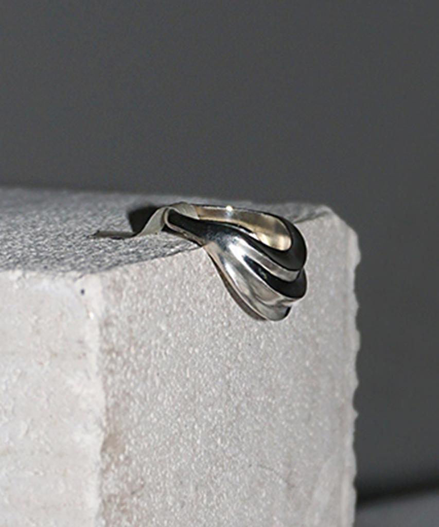 Siega House 3-Layered Fold Ring (Glossy- Silver)