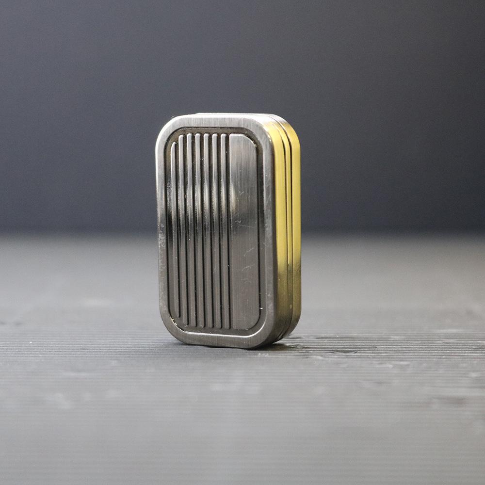 Трехслойная игрушка-антистресс с поп-звуком: DC Push Cards и Серебряный Волновой Пистолет