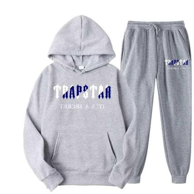 Мужской костюм-худи с принтом букв и спортивными штанами TRAPSTAR.