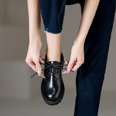 Женские туфли-лоферы в британском стиле со шнуровкой и круглым носком — толстая подошва, средний каблук, небольшие кожаные рабочие туфли