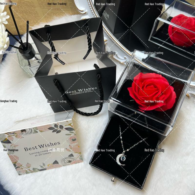 Подарочная коробка в форме сердца для розы и ожерелья: Набор из стабилизированных цветов на День святого Валентина и День матери