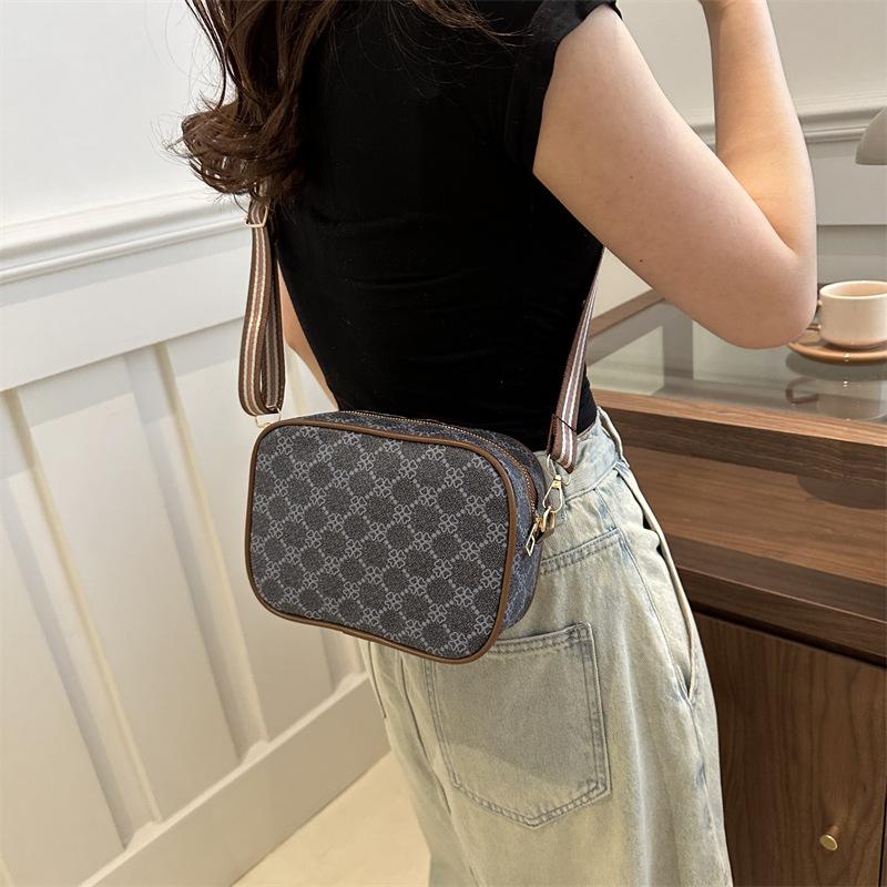 Crossbody Bag for Women Printed Small Square Bag Wide Shoulder Strap Women's Bag New Trendy Shoulder Bag Versatile and Fashionable Small Square Bag