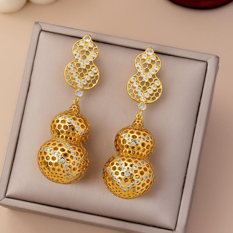 Light luxury hollow zircon gourd earrings women's handmade three-dimensional Fulu earrings temperament fashionable and versatile models, simple