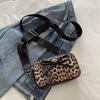 Модная сумка-мессенджер с леопардовым принтом в стиле «бант» в зимнем стиле с нишевым дизайном в иностранном стиле, маленькая квадратная женская сумка