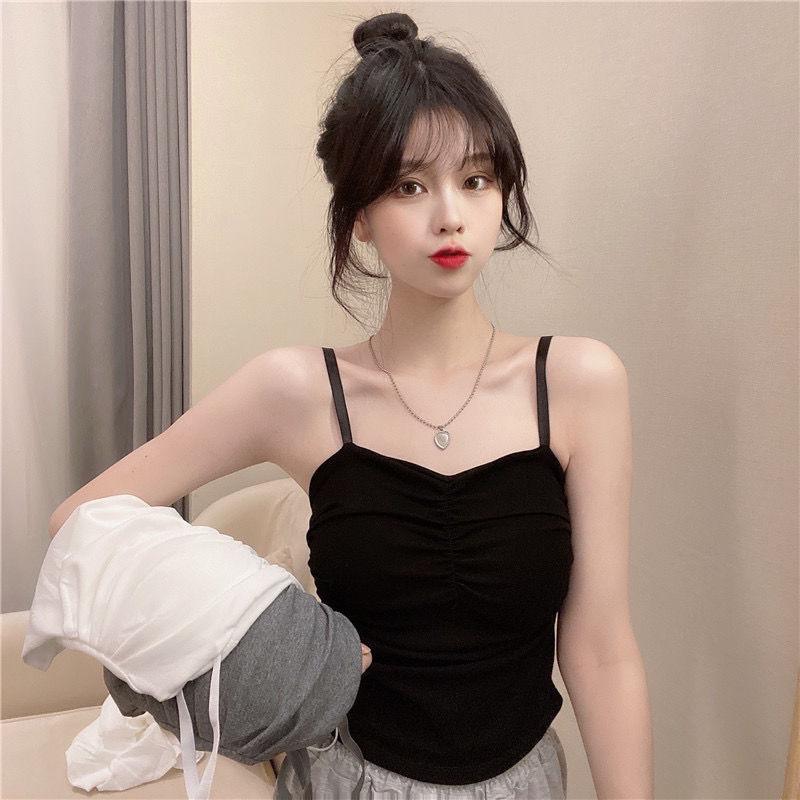 Женская облегающая и утягивающая майка с плиссированными внутренними бретельками, красивый бюстгальтер на спине и верхняя одежда.