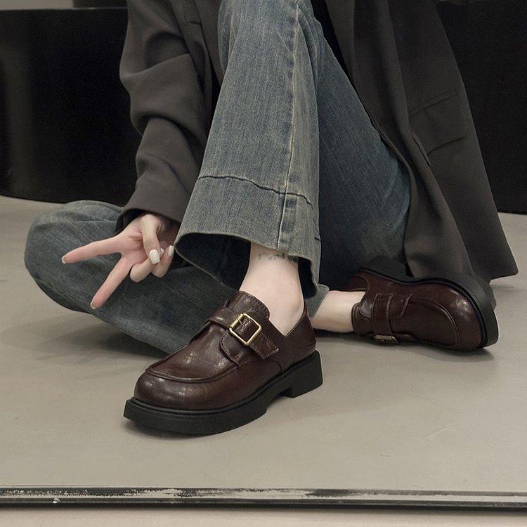 Женские лоферы на платформе осень 2025 новая универсальная британская модель с ремешком на одной педали повседневные одинарные туфли женские