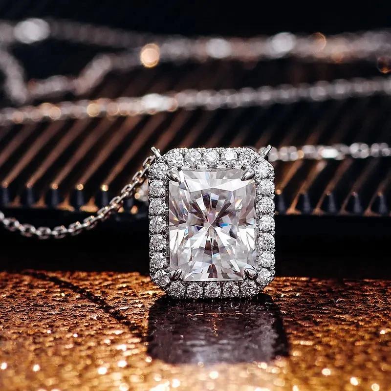 Huitan Attractive Simple Stylish Pendant Necklace with Shiny CZ Elegant Temperament Wedding Band Jewelry Women Chic Accessories