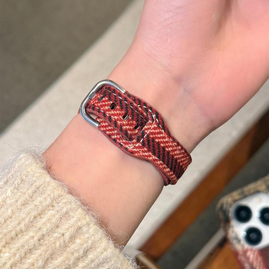 Xmas Style Wool + Leather Strap for Apple Watch Ultra 3 2 1 49mm / Series 11 10 46mm / 9 8 7 45mm / SE3 SE2 SE 6 5 4 44mm / 3 2 1 42mm Watch Band