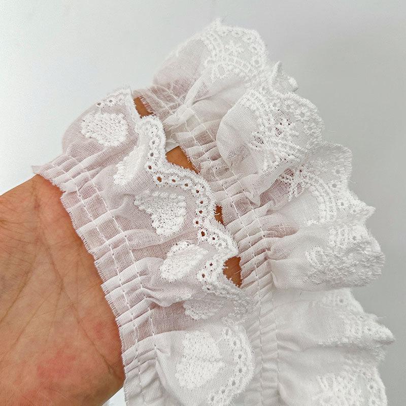 Cotton Heart Lace Trim: Handmade Pleated Accessories with Embroidery Thread