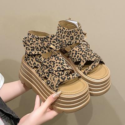 Модные 8 см Летние сандалии на танкетке, кроссовки, новинка 2025, женские пляжные шлепанцы, высокая платформа, повседневные сандалии, дышащие тапочки для ходьбы