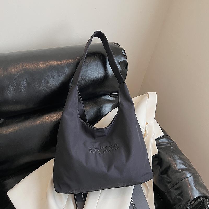 Large-capacity tote bag for women, Korean niche simple letter shoulder bag for commuting to work, large-capacity tote bag