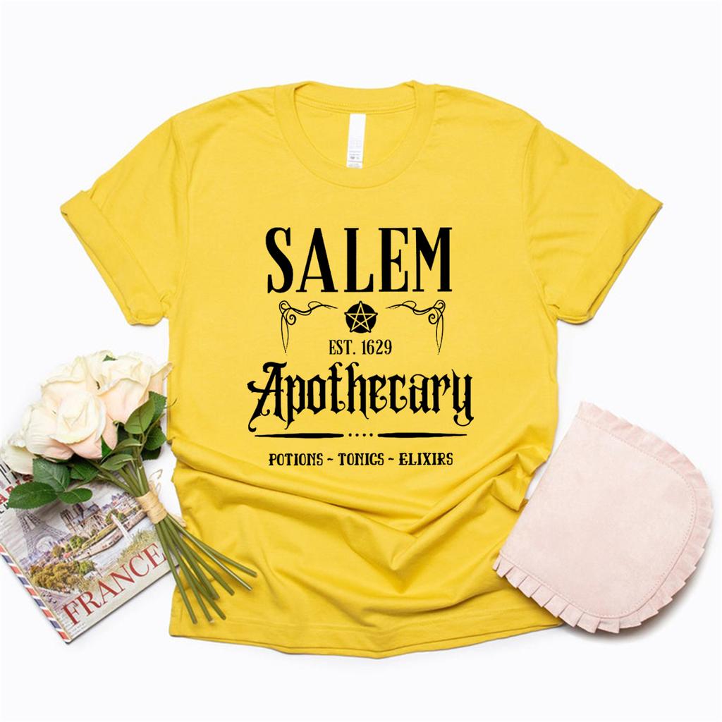 Футболка Salem Apothecary Футболка на Хэллоуин Футболка с изображением ведьм Футболка с изображением сестер-ведьм Смешная футболка на Хэллоуин Женские футболки Графические футболки