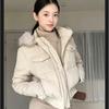 Короткая одежда на хлопковом наполнителе для женских коротких моделей, новые зимние хиты, утолщенная и теплая, стройнит невысоких, хлопковые куртки, и