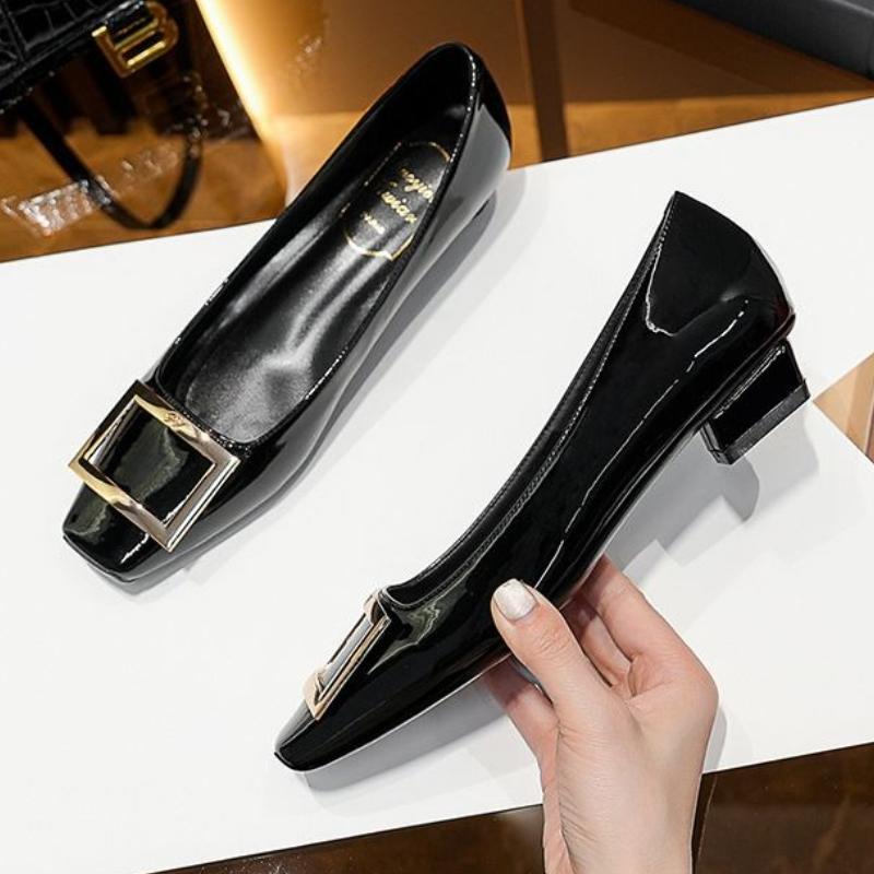 Туфли-лодочки из лакированной кожи на блочном каблуке, осенняя новинка, квадратный носок, неглубокий вырез, металлическая квадратная пряжка, мягкая подошва, нескользящие, на низком каблуке