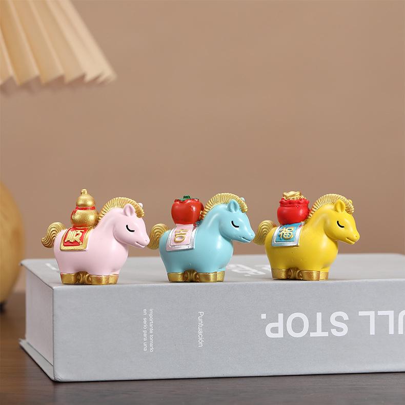 Cute Resin Horse Figurine Chinese Style Desktop Ornament New Year Mascot Miniature Red Good Luck Zodiac Ornaments Cabinet
