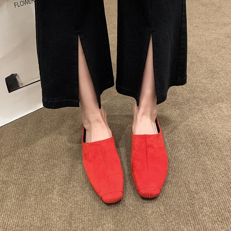 Модная женская обувь на плоской подошве 2025 Новая с острым носком, с мелким вырезом, на мягкой подошве, универсальные женские туфли