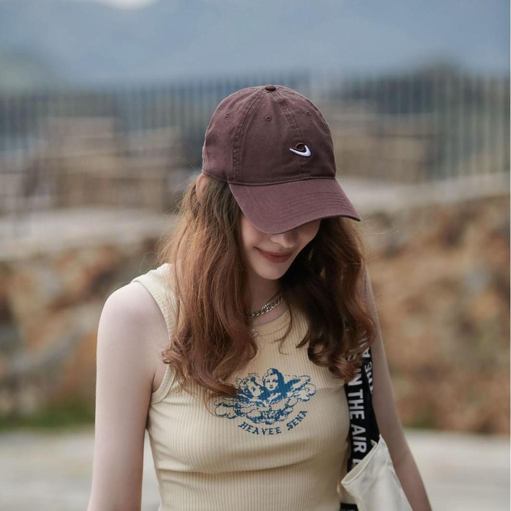 2025 XL Soft Top Duckbill Baseball Cap - Wide Brim, Extra Deep Fit for Larger Head, Face Slimming Design with Embroidered Detail.