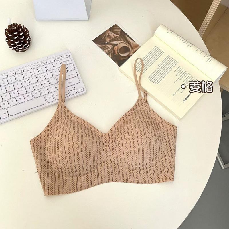 Naked foundation seamless underwear, small breasts gathered and closed secondary breasts, thin U-shaped cross beautiful back backless bra