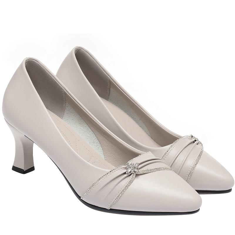 Новые женские туфли из мягкой кожи с острым носком на высоком каблуке для мам среднего возраста на весну и осень с неглубоким носком из кожи