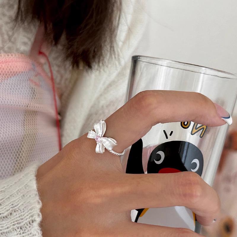 Trendy Minimalist Korean Vintage Stacking Rings for Women - Influencer-Approved Light Luxury Style.