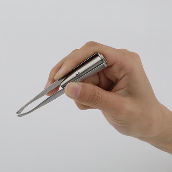 Stainless Eyebrow Eyelash Clip with LED Steel Brow Hair Removal Clamp