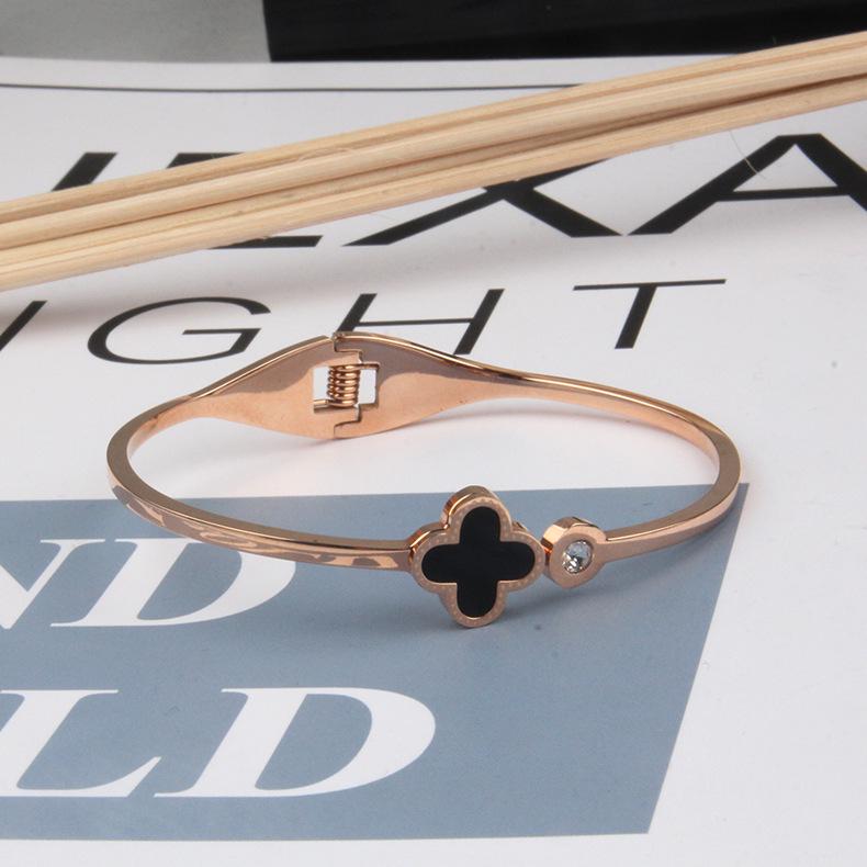 Stylish Rose Gold Titanium Four-Leaf Clover Bracelet for Women - Perfect Valentine's Day Gift