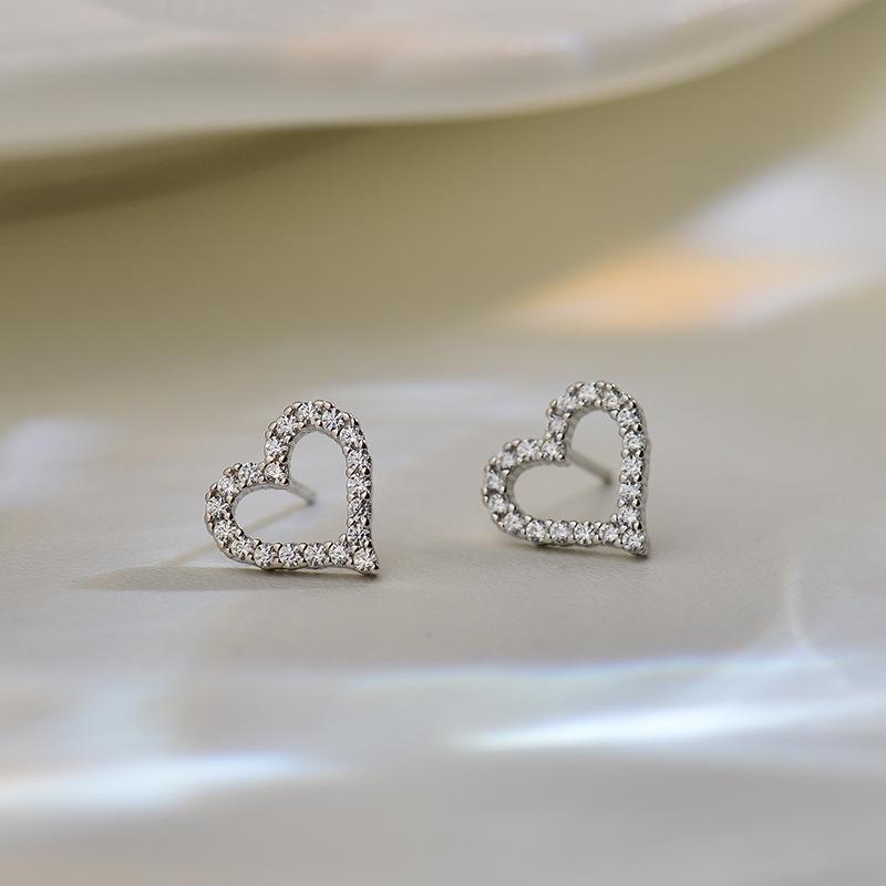 Korean Fashion Versatile Dazzling Circle Stud Earrings with Crystal Cubic Zirconia Minimalist Earrings for Teens Women's Zircon