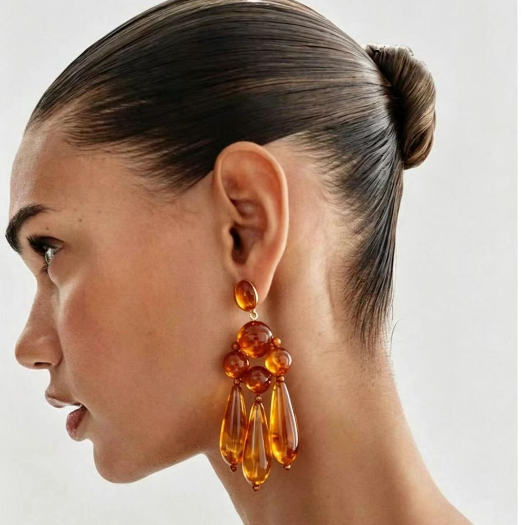 A Pair In Spring And Summer, Fashionable Retro Acrylic Water Drop Woven Earrings, High-End Temperament Earrings.