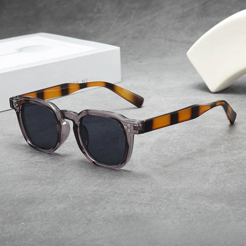 New Leisure Luxury Thick Framed Sunglasses Classic Square Small Frame Uv Resistant Street Photography Uv400 Shades Glasses